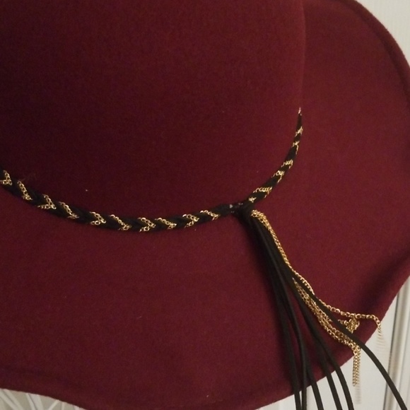 💐💚Reddish, burgundy hat!🌹💜 - Picture 2 of 8